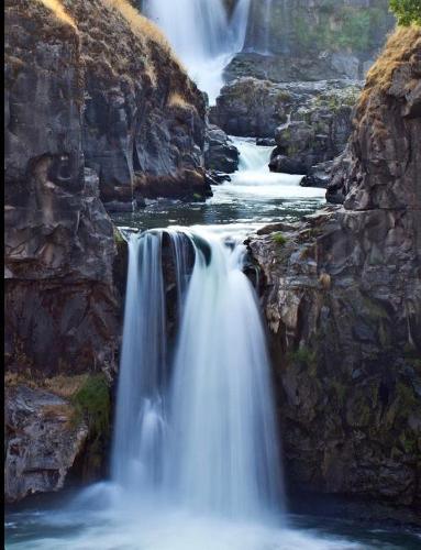 Tranquil Waterfall Dot Grid