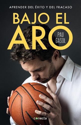 Bajo el aro / Under the Hoop