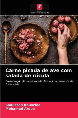 Carne picada de ave com salada de rúcula