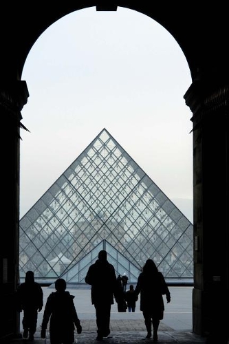 A View of the Louvre In Paris France Architecture Journal: 150 Page Lined Notebook/Diary