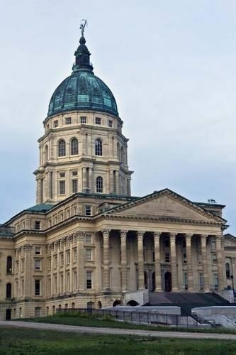 Kansas State Capitol Building in Topeka Journal: 150 page lined notebook/diary