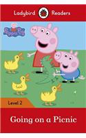 Ladybird Readers Level 2 - Peppa Pig - Going on a Picnic (ELT Graded Reader)